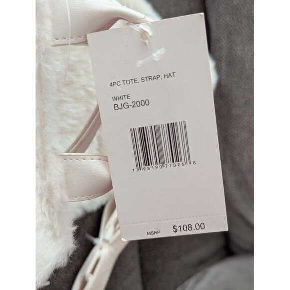 Betsey Johnson White Faux Fur Beanie & Bag Set With Embossed Apres Design And XO - Picture 7 of 8